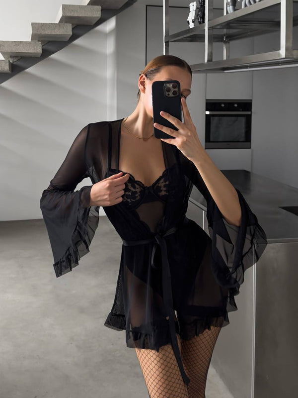 Розкішний сет: боді, халат і панчохи