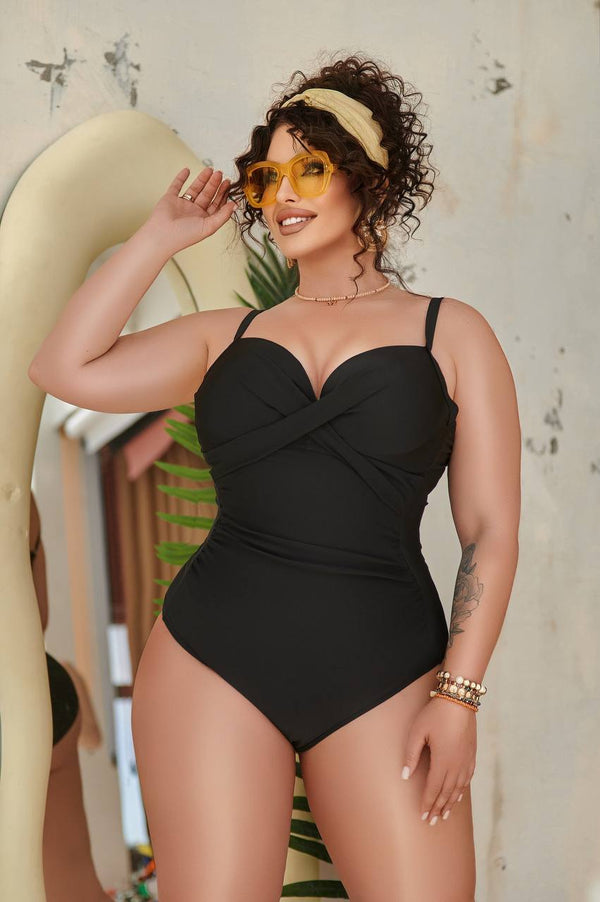 Суцільний купальник з поролоновими чашками